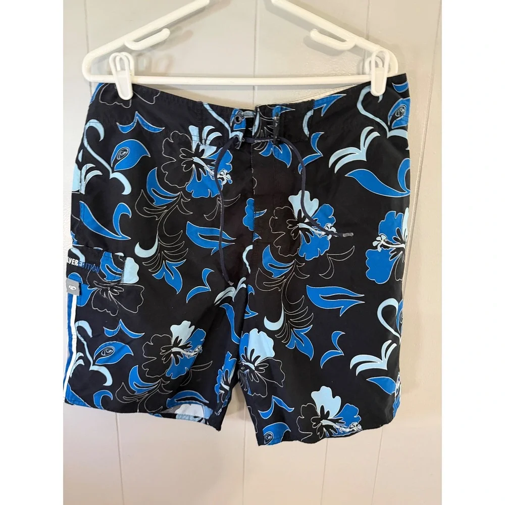 Quiksilver Edition Board Shorts Mens 34 Black Blue Tropical Hibiscus Floral Surf